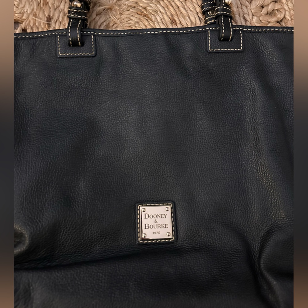 Dooney & Bourke Black Textured Leather Tote Shoulderbag Satchel Handbag - Picture 6 of 11